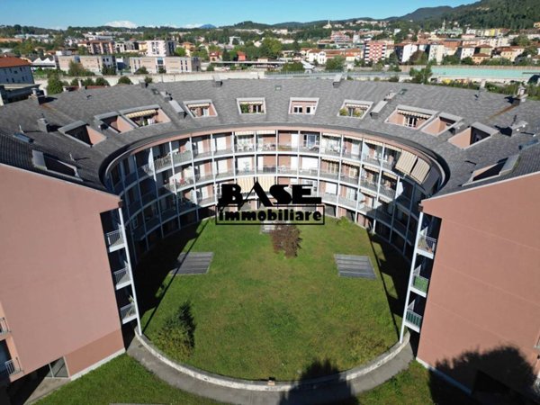 appartamento in vendita a Como in zona Breccia