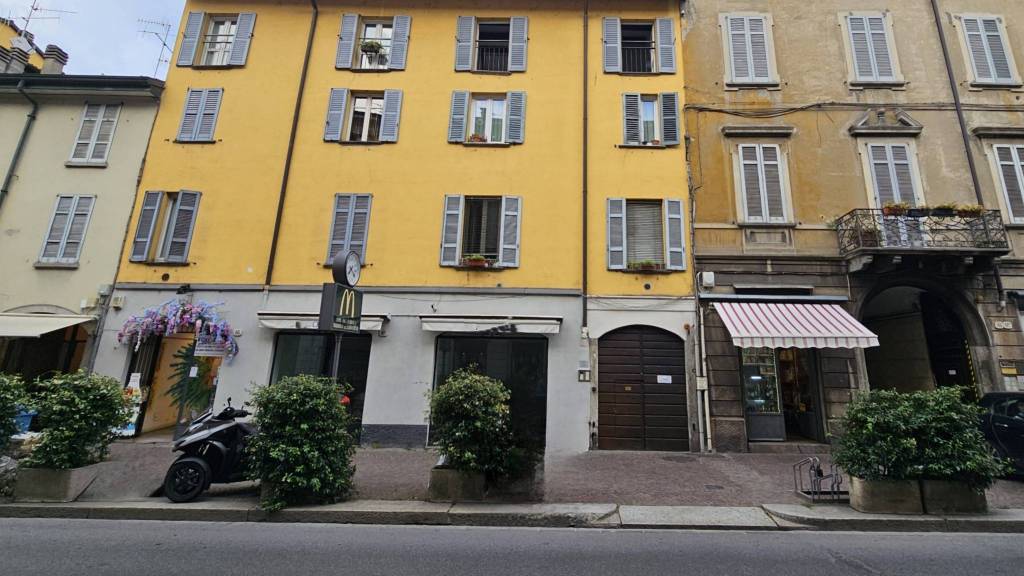 appartamento in vendita a Como in zona Borghi