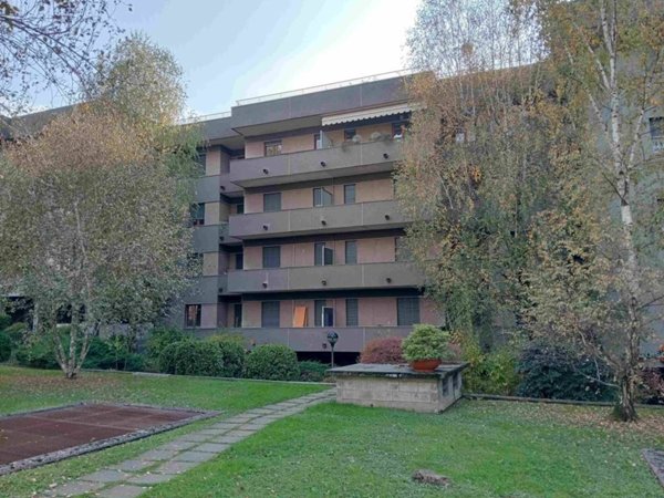 appartamento in vendita a Como in zona Lora