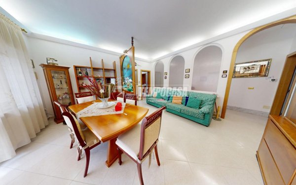 casa indipendente in vendita a Como in zona Camerlata