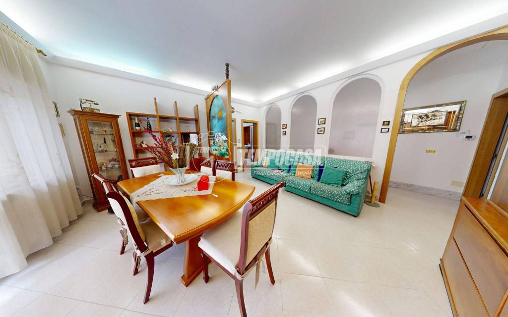 casa indipendente in vendita a Como in zona Camerlata