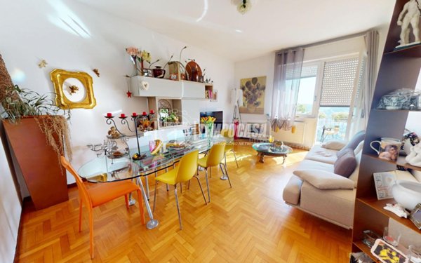 appartamento in vendita a Como in zona Garzola