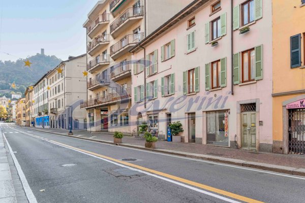appartamento in vendita a Como in zona Via Milano