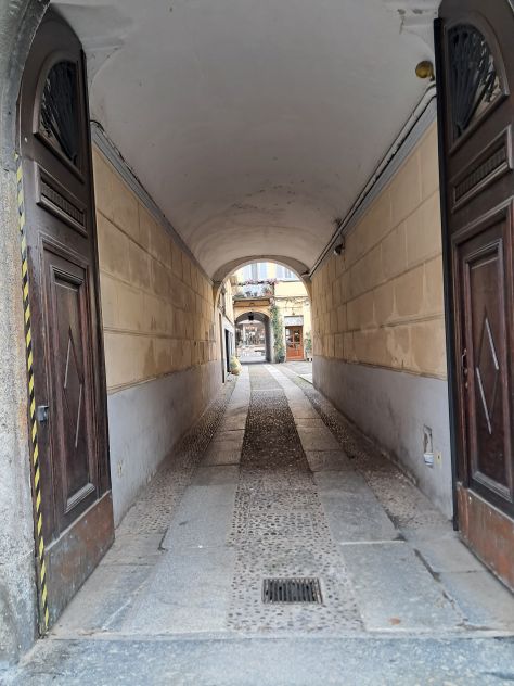 appartamento in vendita a Como in zona Via Milano