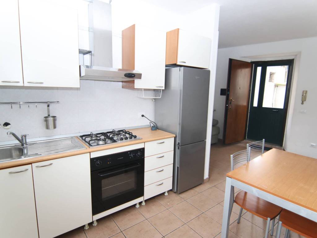 appartamento in vendita a Como in zona Tavernola