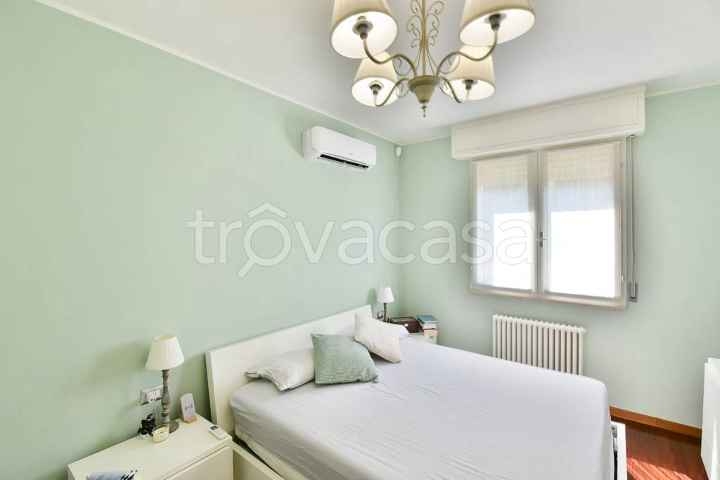 appartamento in vendita a Como in zona Tavernola