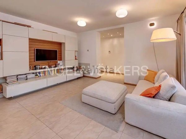 appartamento in vendita a Como in zona Como Centro