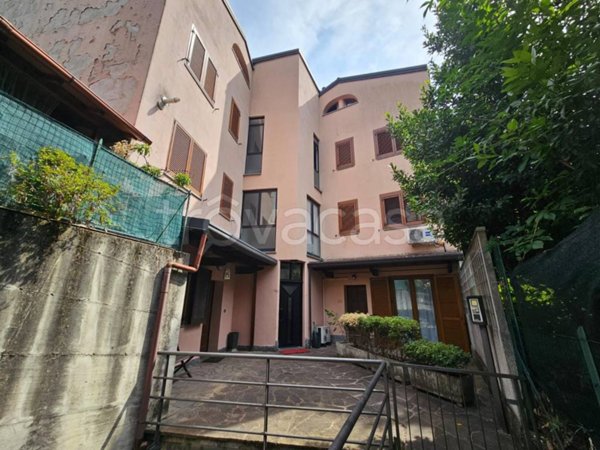 appartamento in vendita a Como in zona Tavernola