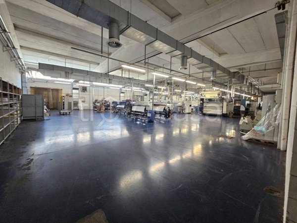 capannone in vendita a Como in zona Camerlata