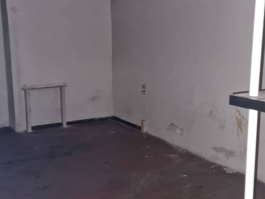 negozio in vendita a Como in zona Borghi