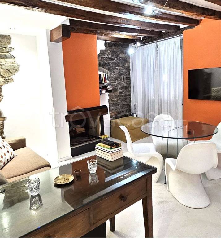 appartamento in vendita a Como in zona Piazza Volta