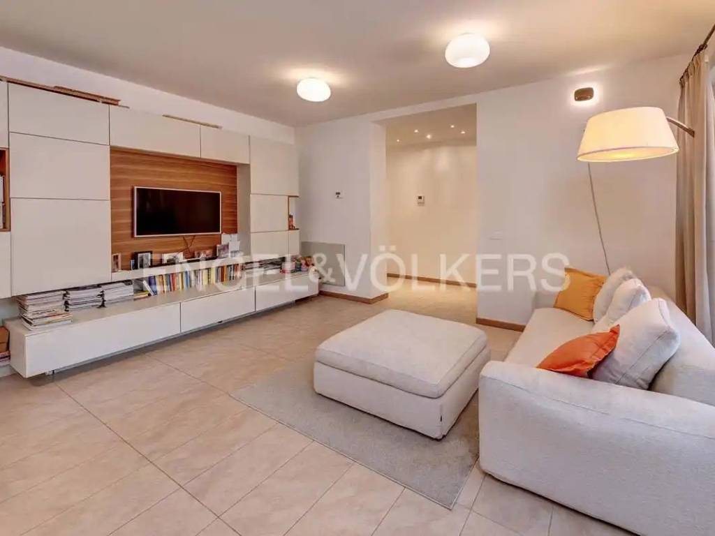 appartamento in vendita a Como in zona Borghi