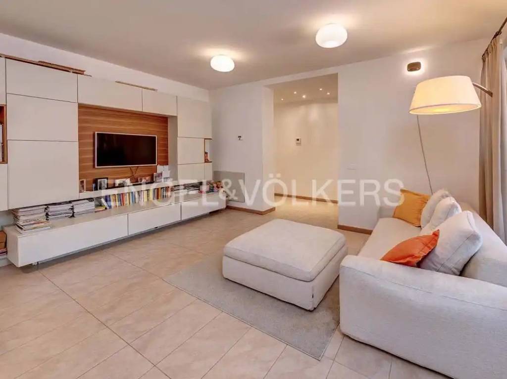 appartamento in vendita a Como in zona Borghi