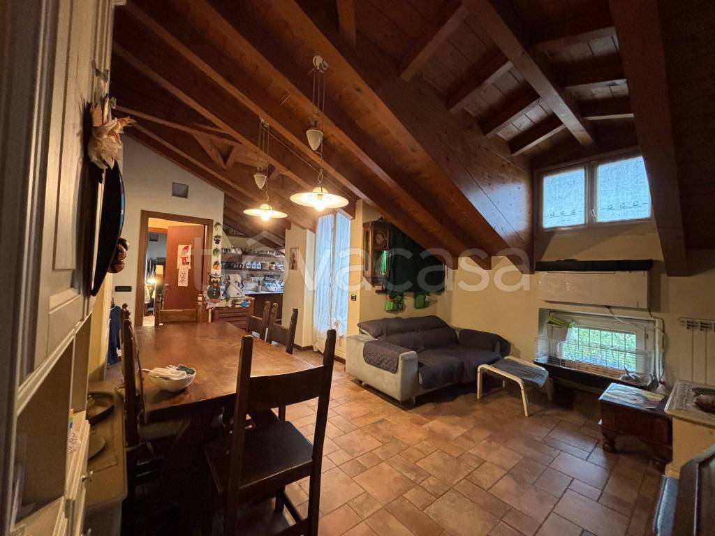 appartamento in vendita a Como in zona Trecallo