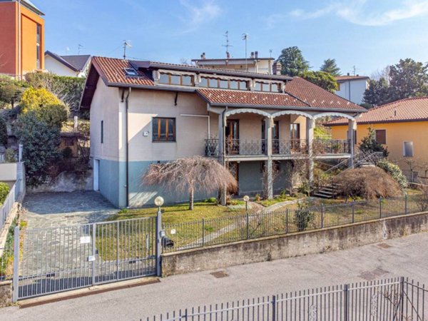 casa indipendente in vendita a Como in zona Prestino