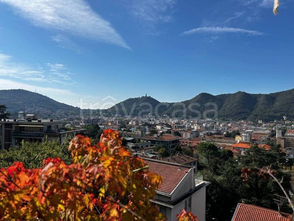 appartamento in vendita a Como in zona Valduce