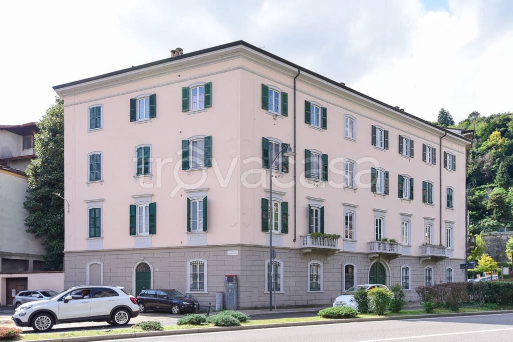 appartamento in vendita a Como in zona Como Centro