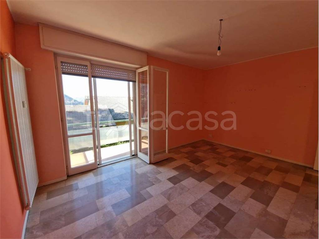 appartamento in vendita a Como in zona Sagnino