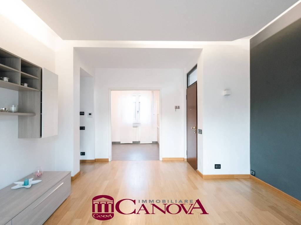 appartamento in vendita a Como in zona Breccia