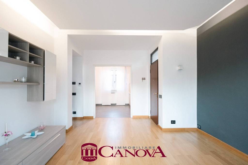 appartamento in vendita a Como in zona Prestino