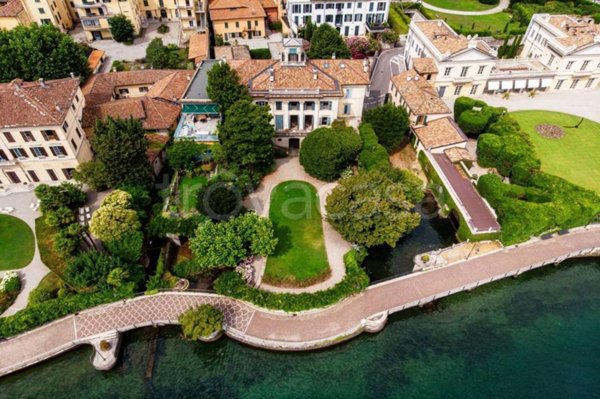 casa indipendente in vendita a Como in zona Villa Olmo
