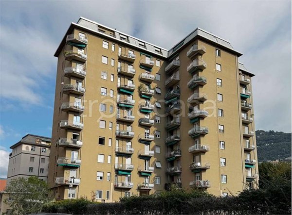 appartamento in vendita a Como in zona Borghi