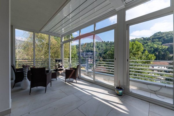 casa indipendente in vendita a Como in zona Salita dei Cappuccini