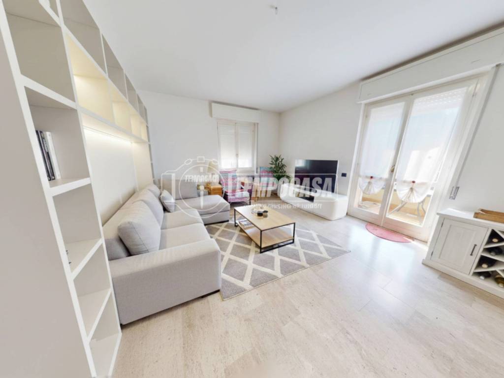 appartamento in vendita a Como in zona Lora