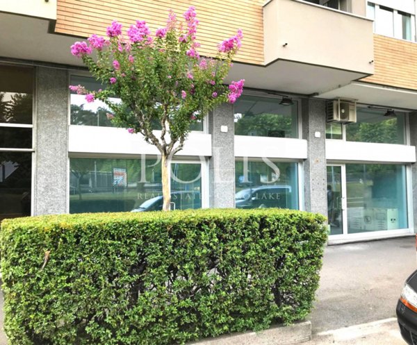 negozio in vendita a Como in zona Borghi