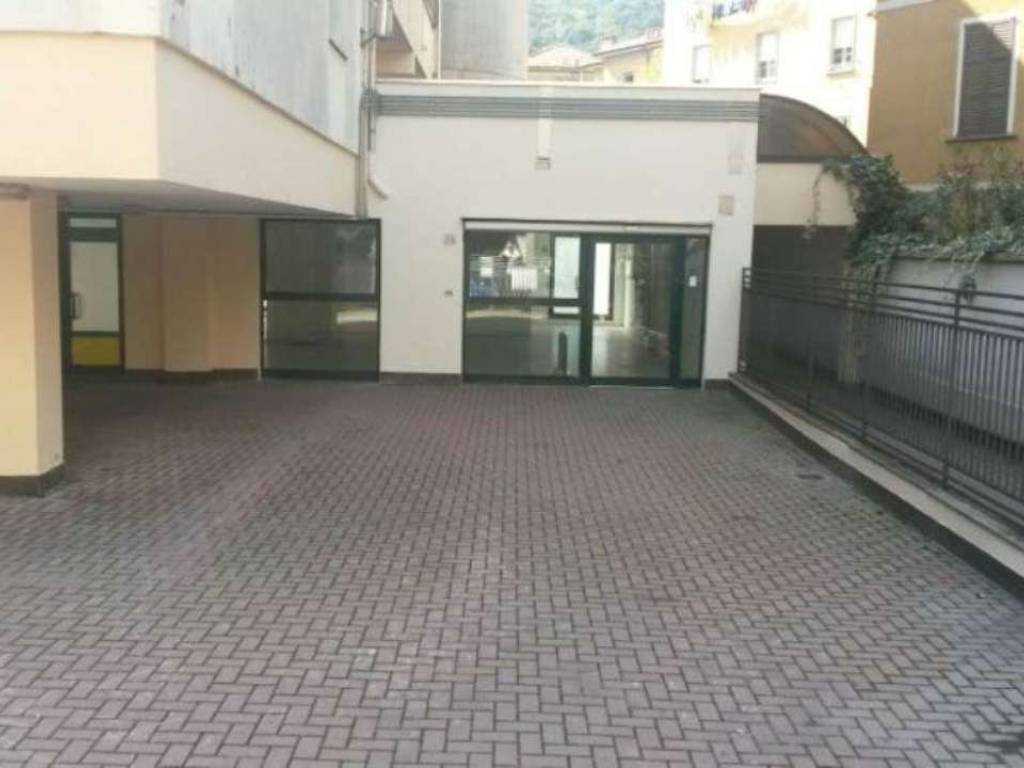 negozio in vendita a Como in zona Borghi