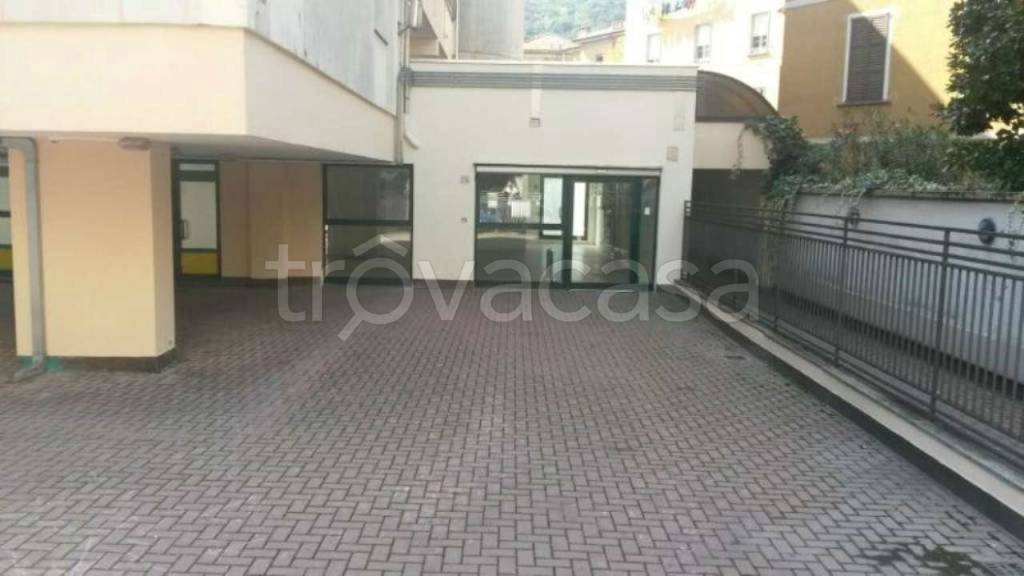 negozio in vendita a Como in zona Borghi