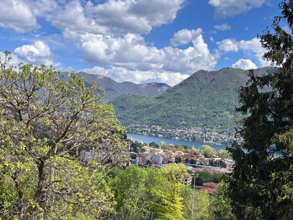 appartamento in vendita a Como in zona Monte Olimpino