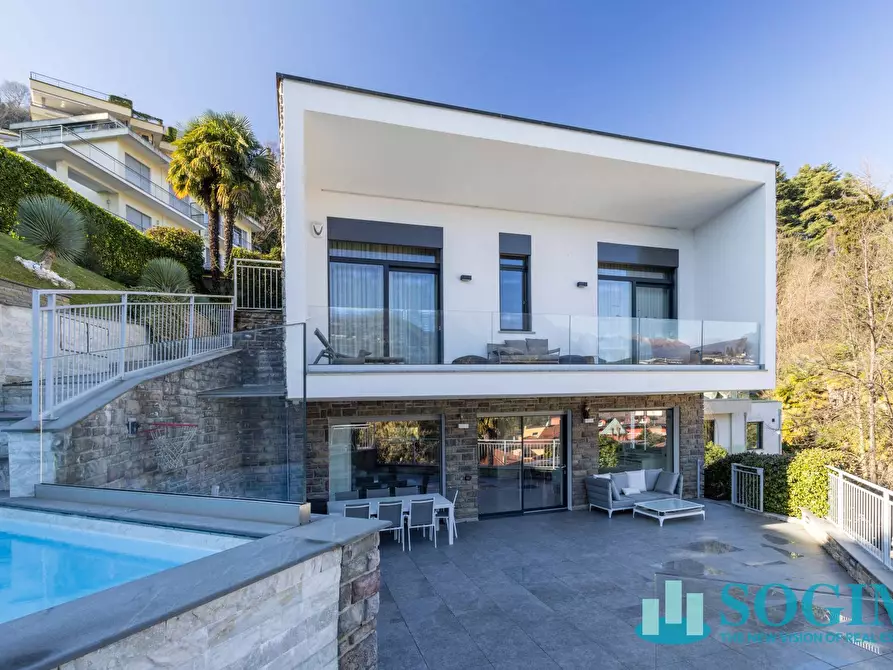 casa indipendente in vendita a Como in zona Villa Olmo