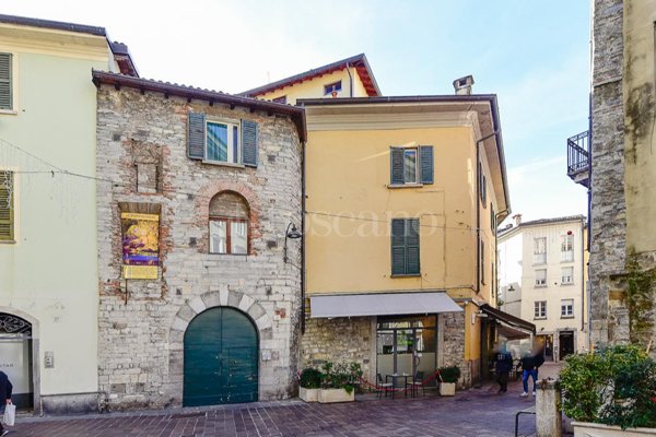 appartamento in vendita a Como in zona Como Centro