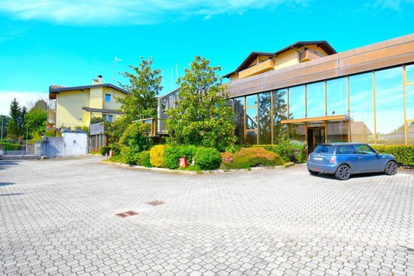 locale di sgombero in vendita a Como in zona Rebbio