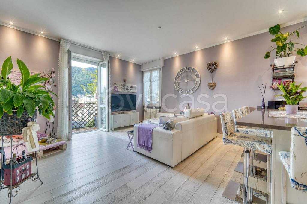 appartamento in vendita a Como in zona Borghi