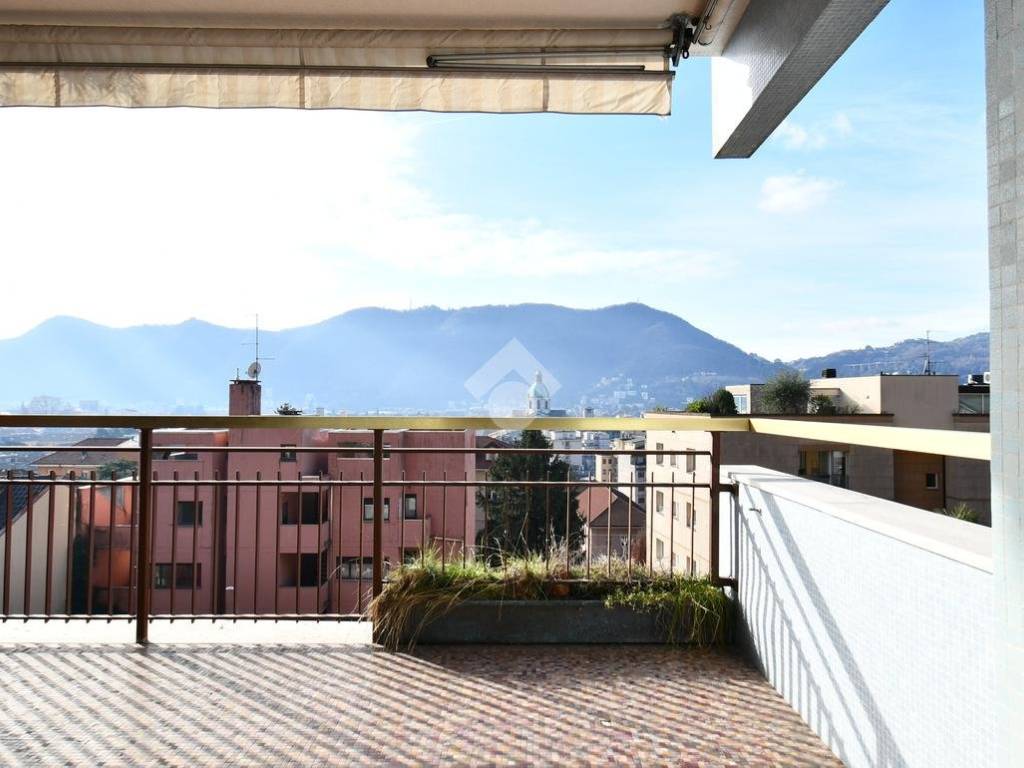 appartamento in vendita a Como in zona Prudenziana