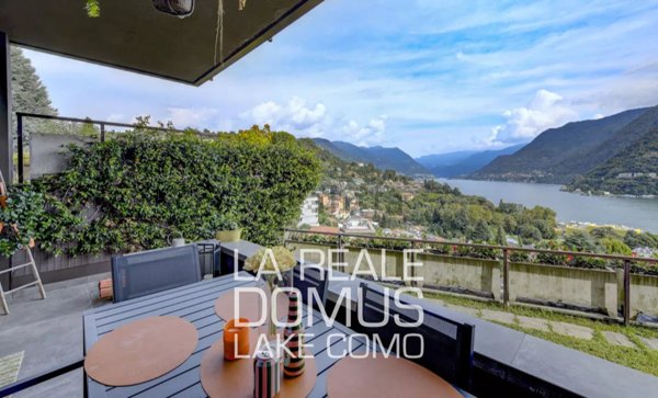 appartamento in vendita a Como in zona Villa Olmo