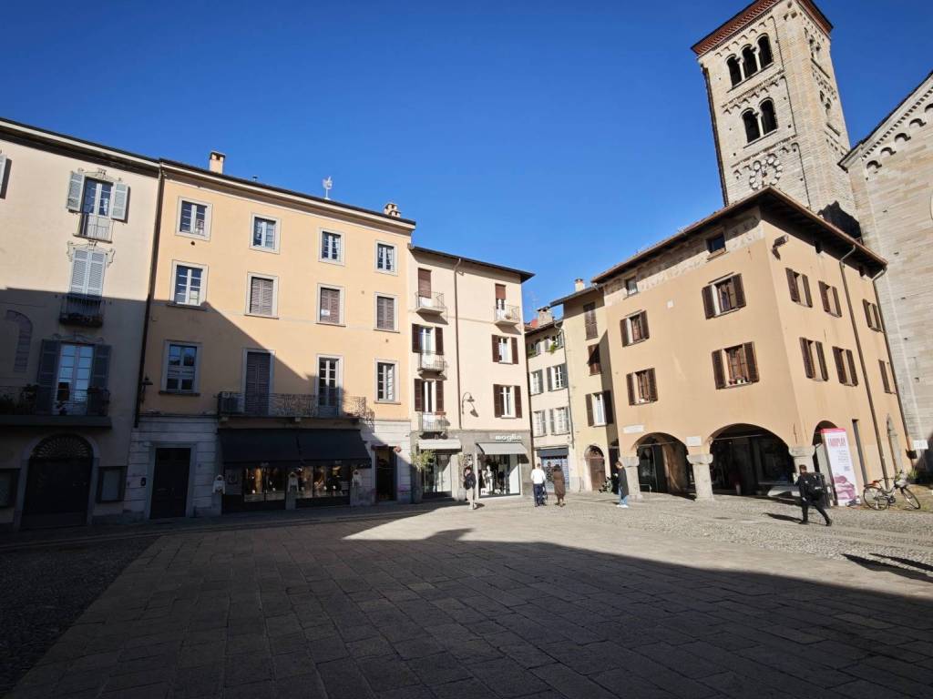 appartamento in vendita a Como in zona Como Centro