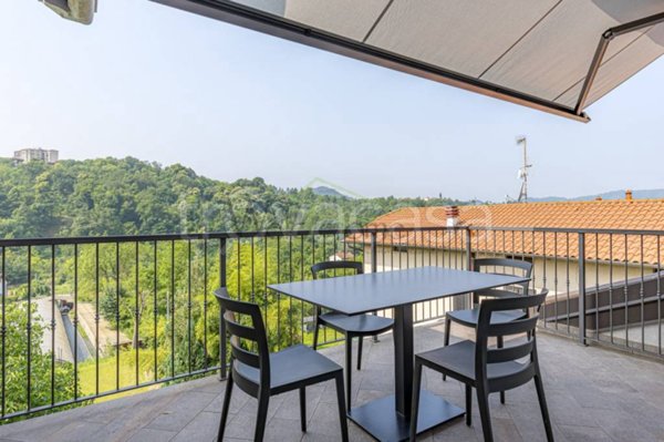 appartamento in vendita a Como in zona Camnago Volta