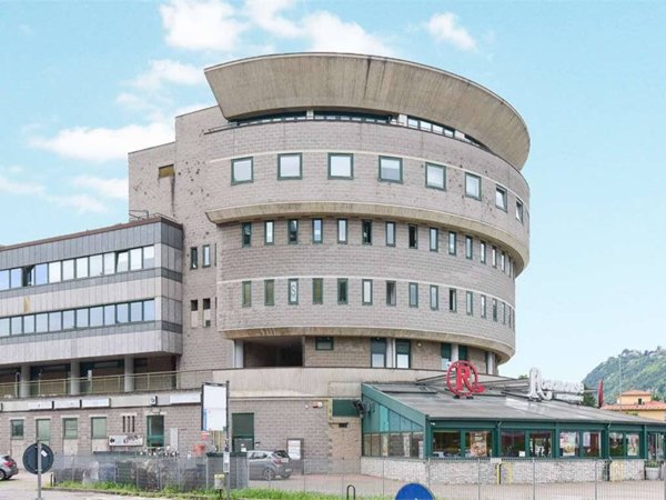 appartamento in vendita a Como in zona Lora