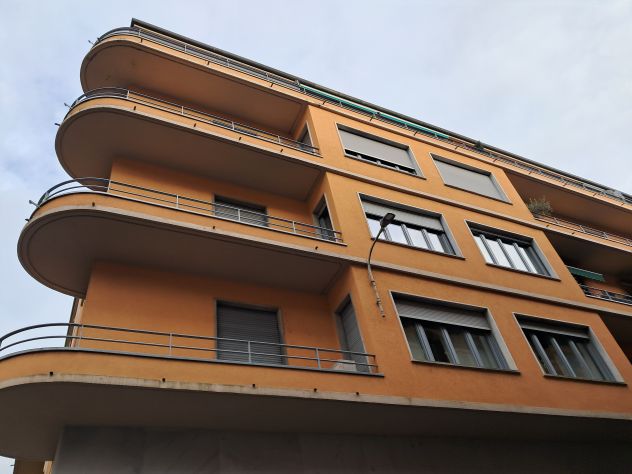 appartamento in vendita a Como in zona Via Mentana