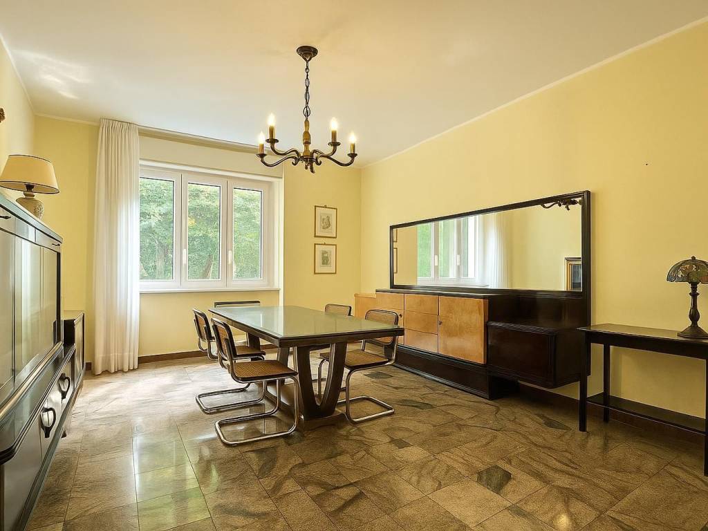 appartamento in vendita a Como in zona Borghi