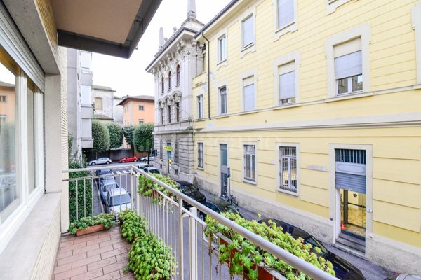 appartamento in vendita a Como in zona Como Centro