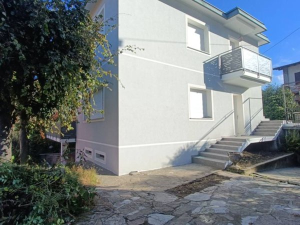 appartamento in vendita a Como in zona Lora