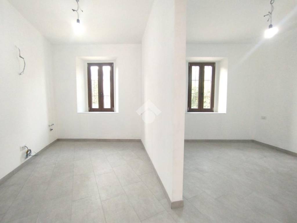 appartamento in vendita a Como in zona Albate