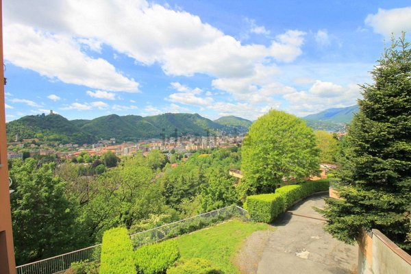 appartamento in vendita a Como in zona Como Centro