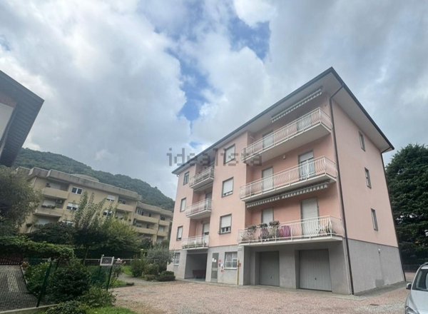 appartamento in vendita a Como in zona Tavernola