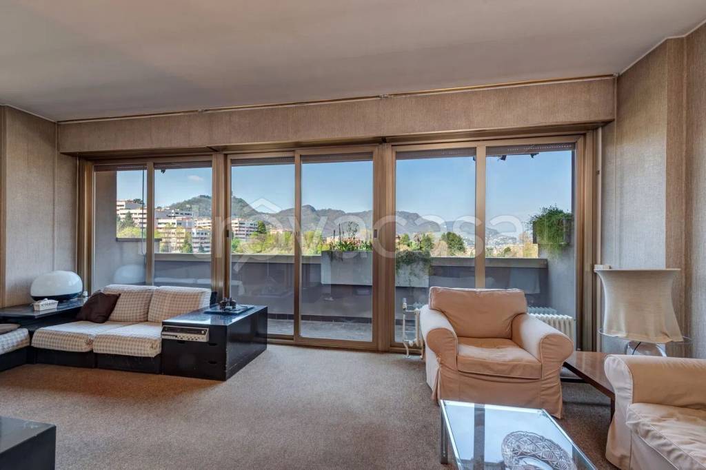 appartamento in vendita a Como in zona Como Centro