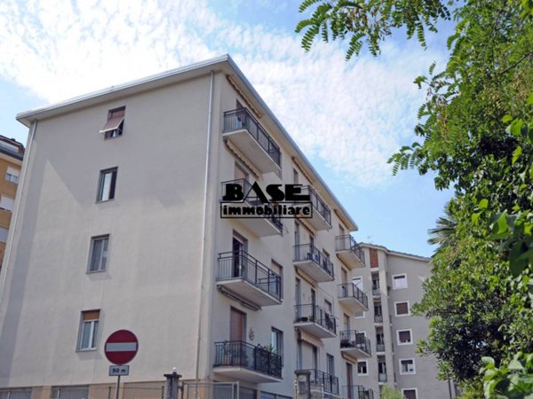 appartamento in vendita a Como in zona Lora